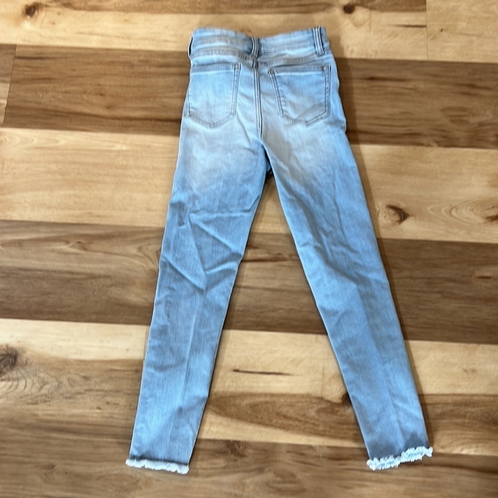 Cute girls skinny jeans with frayed bottom. Size 10 - Picture 3 of 3